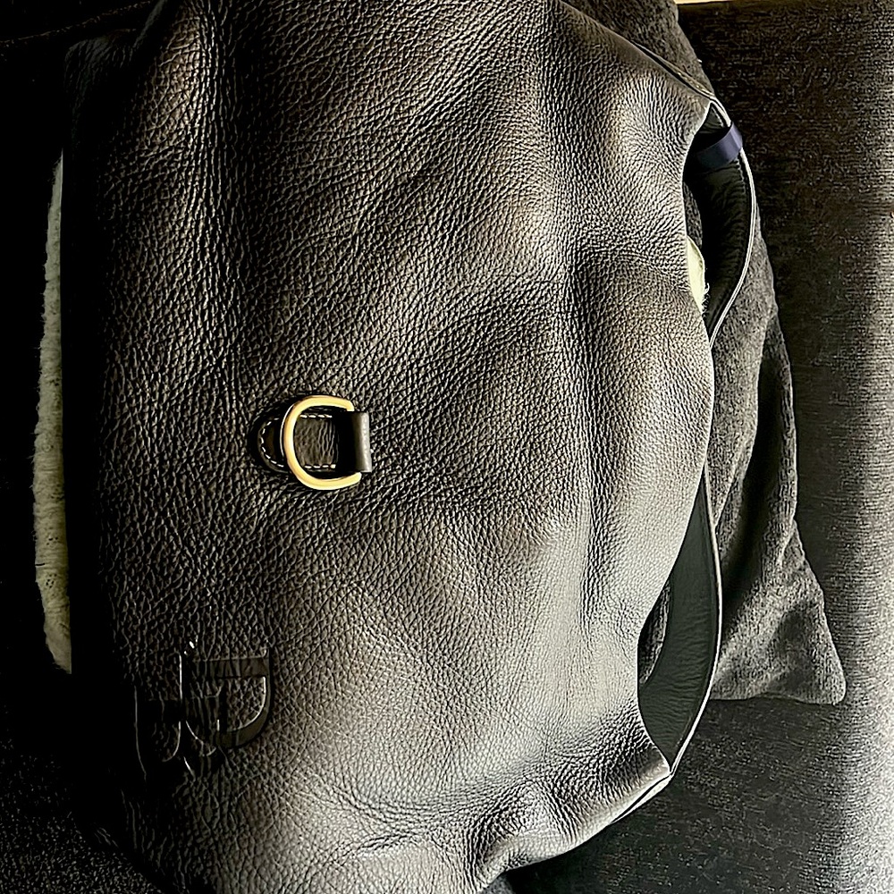 Logo lock shoulder bag
